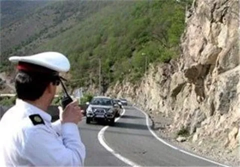 ریزش سنگ در جاده چالوس و هراز