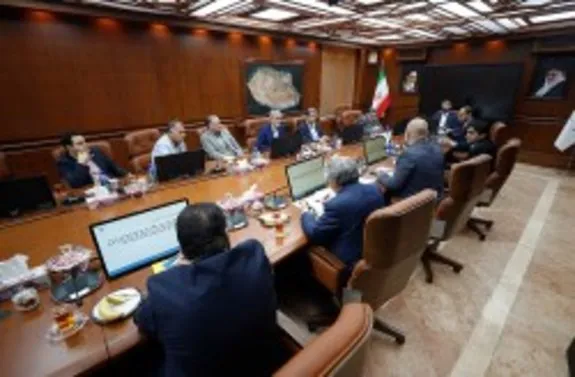 جلسه اي با محوريت بررسی مشكلات جامعه بازاریان كيش برگزار شد