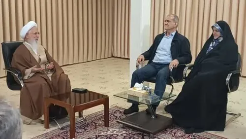 دیدار صمیمانه پزشکیان با صاحبخانه‌اش بعد از ۵۱ سال