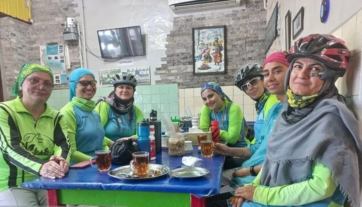 گولَه گولَه مه لقا خانم دوچرخه سوار