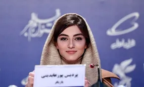 واکنش جنجالی پردیس پورعابدینی بعد از دریافت سیمرغ؛ هیچ!