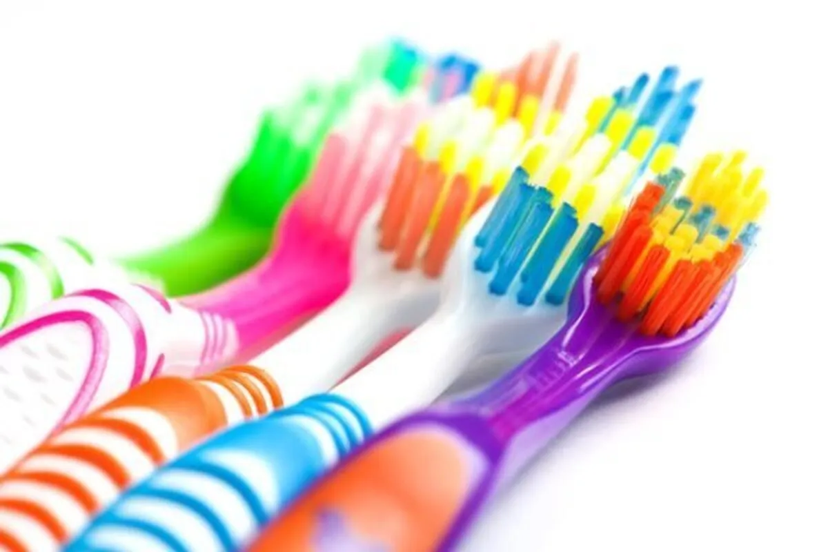 مسواک معمولی بهتر است یا برقی؟