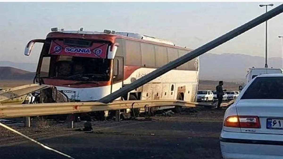 تصادف اتوبوس با پژو پارس
