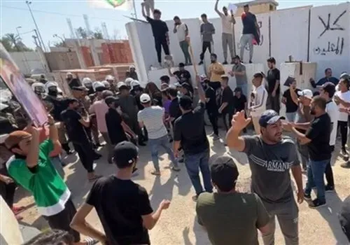 رکوردشکنی عجیب یک آتش‌نشان با بدن شعله‌ور در آتش + فیلم