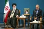 رهبر انقلاب: فضای مجازی باید قانون‌مند شود و آن زمان تبدیل به فرصت می‌شود