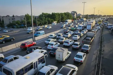 ترافیک سنگین درآزاد راه تهران - کرج - قزوین