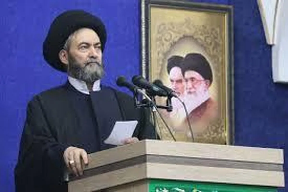 امام جمعه اردبیل: تکریم فرهنگیان دادن تقدیرنامه و کیک و آب میوه نیست!
