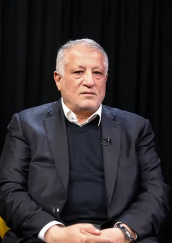 محسن هاشمی: بعضی از علما معتقدند برخورد خشن با حجاب لازم نیست