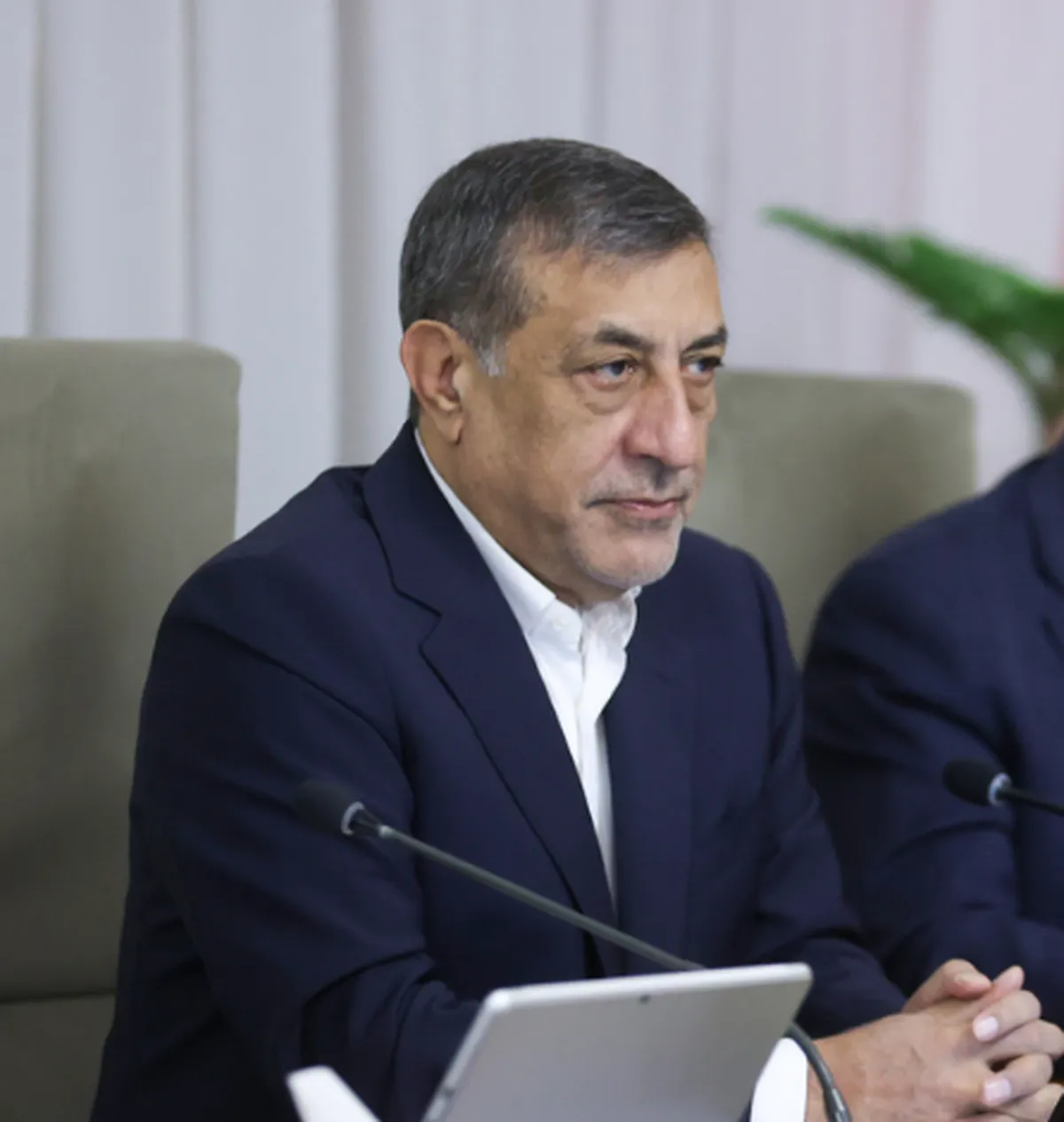 قائم پناه، معاون پزشکیان: فرزند بنده تابعیت هیچ کشوری را ندارد