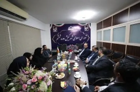 دیدار معاون فرهنگی واجتماعی سازمان منطقه آزاد کیش با اعضای شورای شهرجزیره در روز شورا‌ها