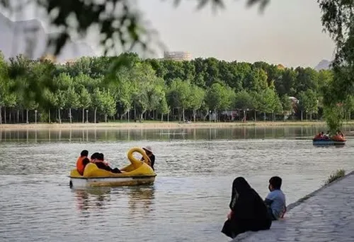 جاری شدن آب در زاینده رود