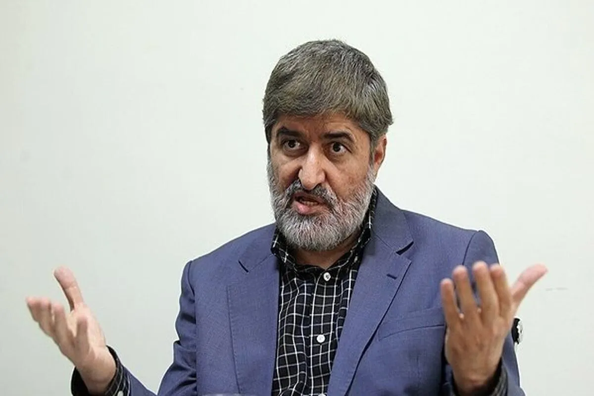 هرکسی از رهبر تعریف کرد، فوری جذبش نکنیم