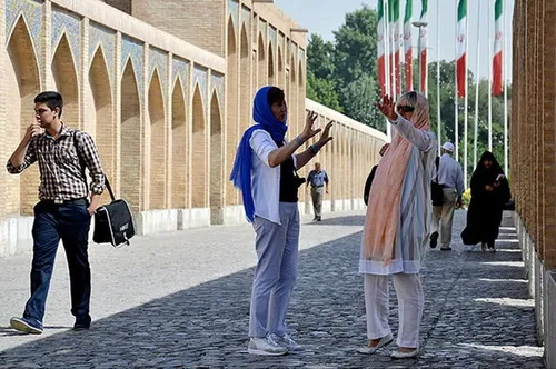 خارجی‌ها باید با فرهنگ و آیین‌های زیبای ایران آشنا شوند!