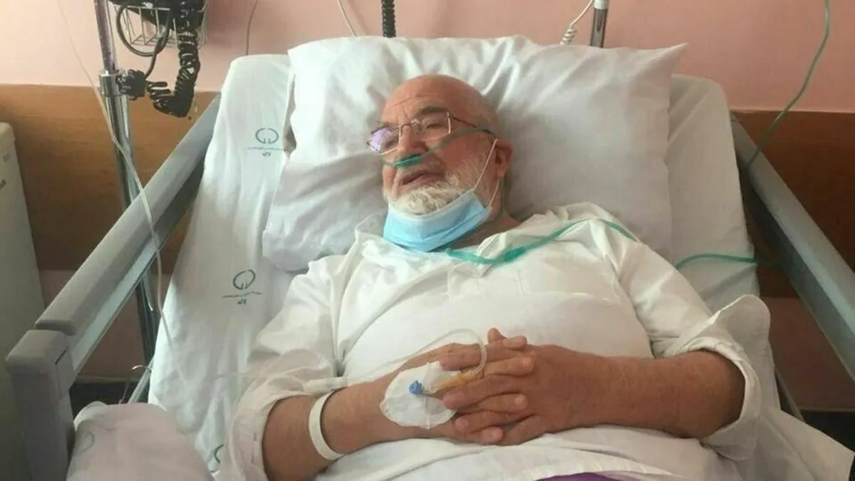 مهدی کروبی روی تخت بیمارستان+عکس