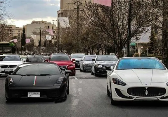 خودرو‌های بالای ۳ میلیارد باید مالیات پرداخت کنند