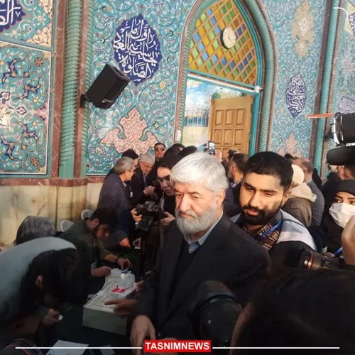 حضور علی مطهری در حسینیه ارشاد برای انتخابات