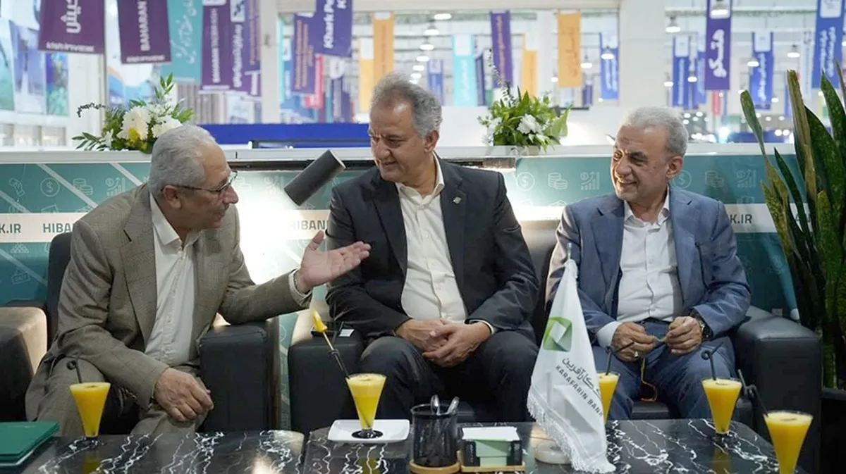 گسترش همکاری بانک کارآفرین با دو انجمن‌ حوزه نفت و پالایش