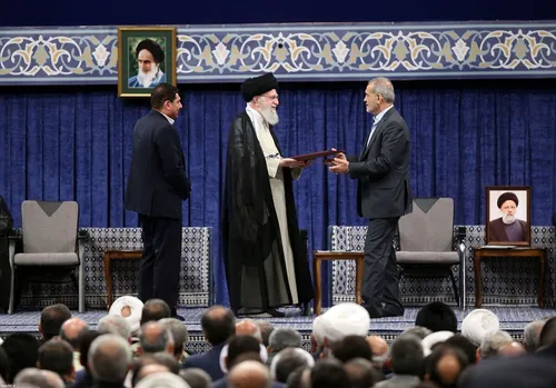 تنفیذ رای ملت با حکم رهبر؛ پزشکیان رسما رئیس جمهور شد