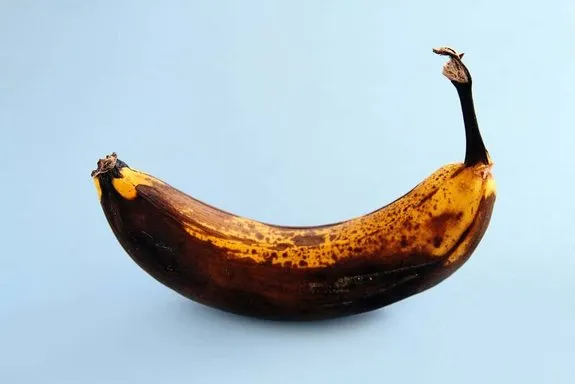 این میوه خرابش خاصیت بیشتری دارد!