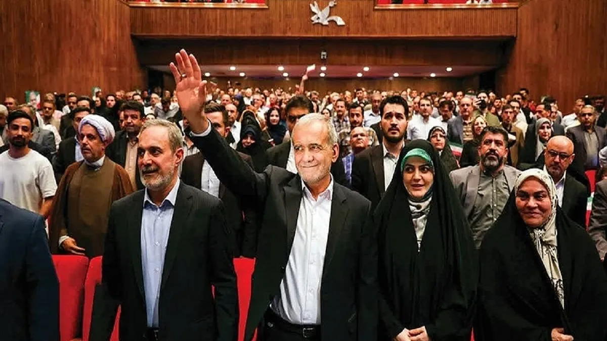 چه کسانی همراه رئیس‌جمهور راهی پاستور می‌شوند؟