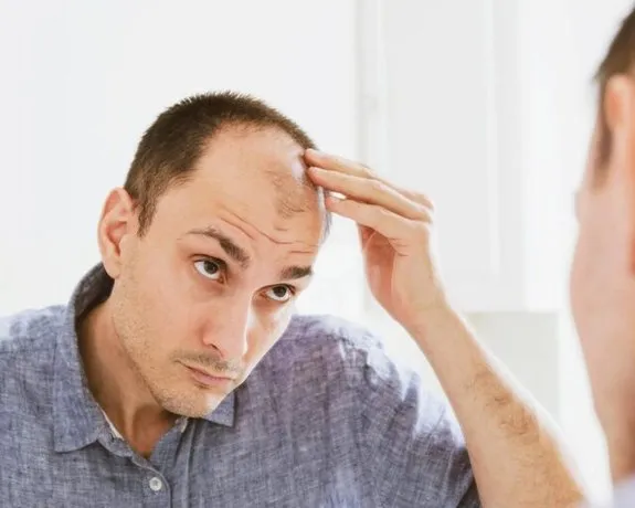 ۹ راهکار ساده برای جلوگیری از ریزش مو