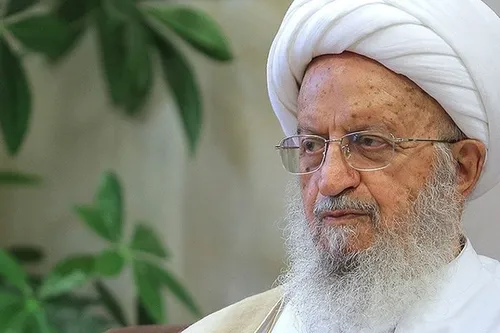 توضیح دفتر آیت&zwnj;الله مکارم درباره فتوای برداشتن حجاب در مراکز خارج از کشور