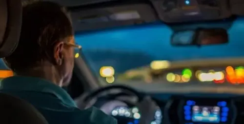 این ۷ کار رانندگی در شب را برای شما ساده&zwnj;تر خواهند کرد