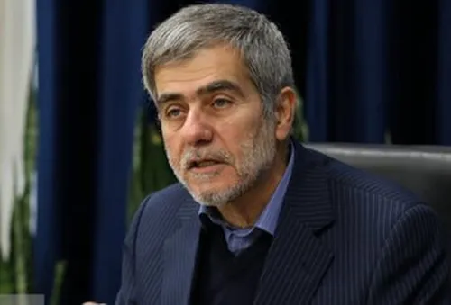 مدال&zwnj;ها و مدارک فریدون عباسی که در نزدیکی محل شهادت پیدا شد