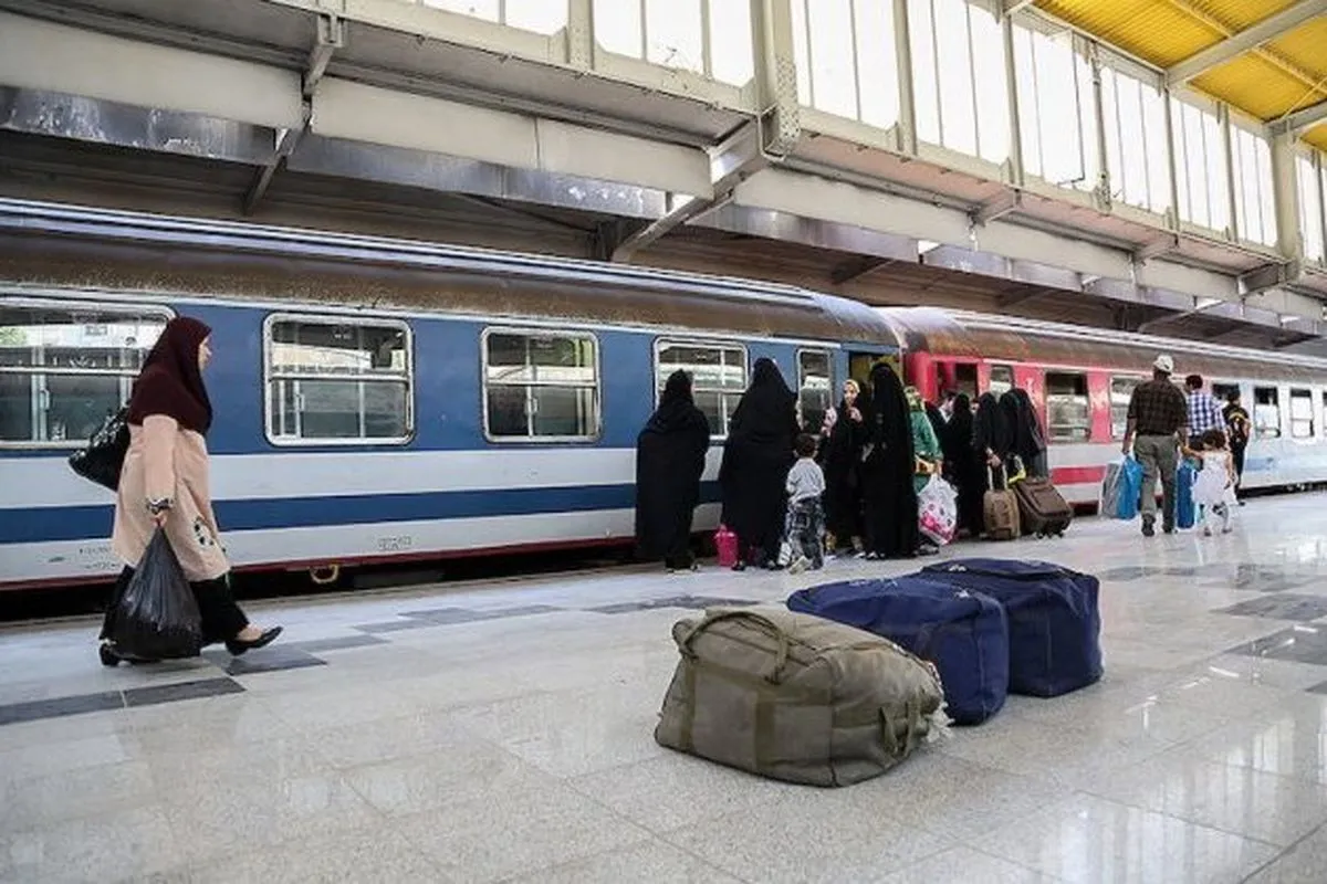 آغاز پیش فروش بلیت قطار‌های مسافری از ساعت ۱۳ امروز