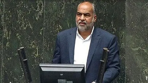 کواکبیان با علامت پیروزی در وزارت کشور !