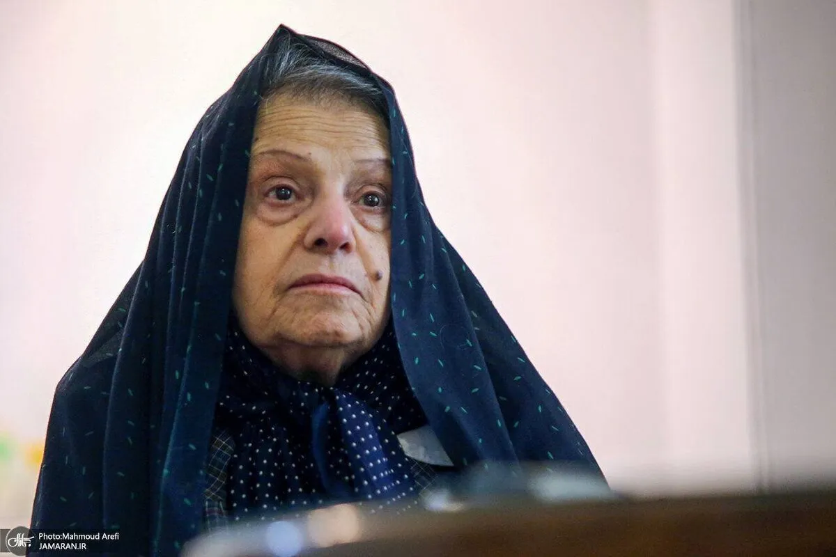 عروس بزرگ امام:آقا مصطفی در حجاب سختگیری نداشت