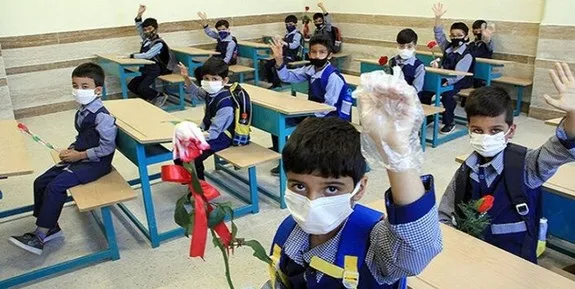 آموزش حضوری مدارس اجباری است، با مدارس متخلف برخورد قانونی می‌شود
