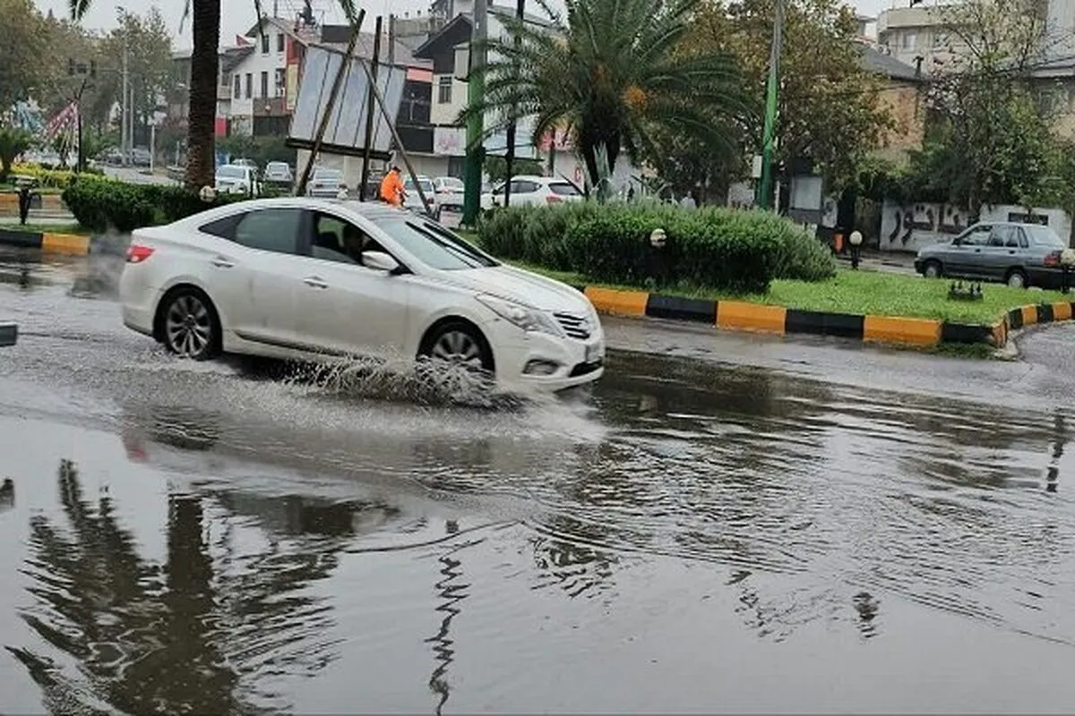 بارش ۱۱۷ میلیمتری در لنگرود؛  رفع آبگرفتگی معابر تا ساعات آینده+ عکس