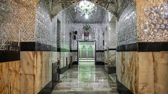 ماجرای سنگ قبری در چند قدمی ضریح حضرت عبدالعظیم حسنی