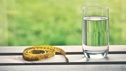 بررسی روش کاهش وزن با رژیم آب