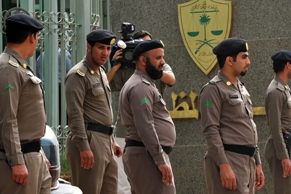 زائران خانه خدا در مخزن خودرو‌های سنگین!
