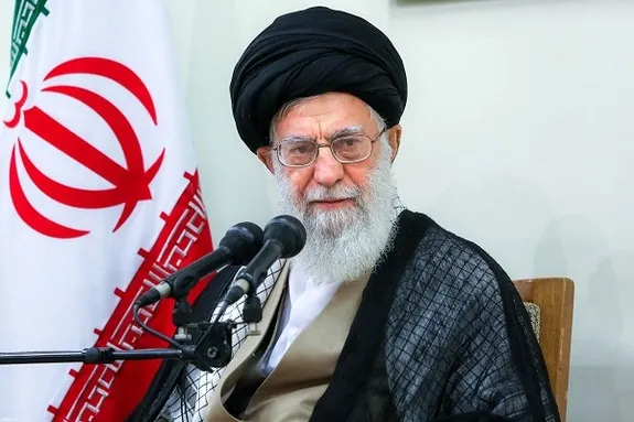 بیانیه قدردانی مدیران و کارگزاران وزارت خارجه از امام خامنه‌ای