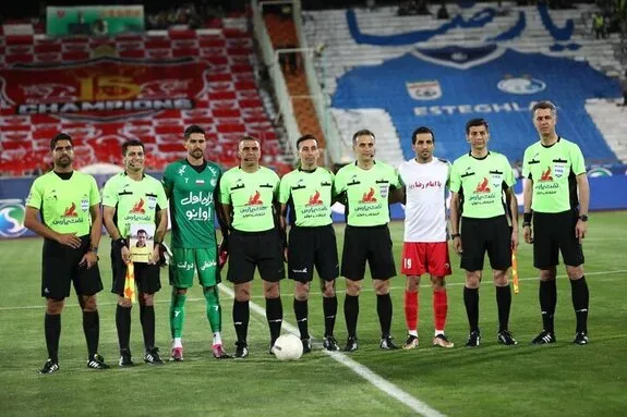 برخورد توپ با دست مدافع پرسپولیس پنالتی بود؟