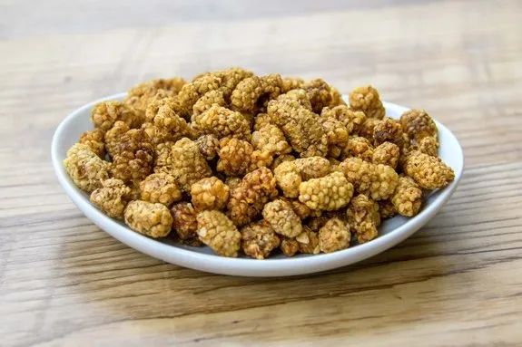 خواص شگفت انگیز توت خشک برای بدن