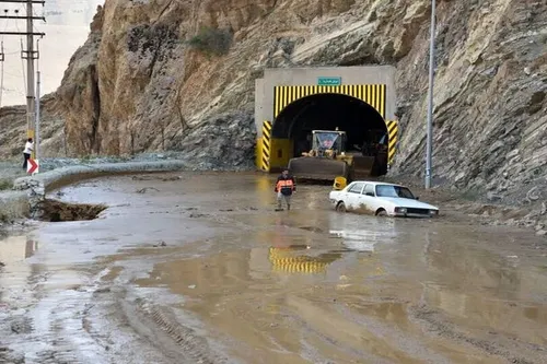 باز شدن بخشی از جاده سیل&zwnj;زده چالوس
