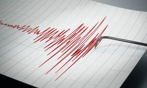 زلزله ۵ ریشتری بادرود و نطنز را لرزاند
