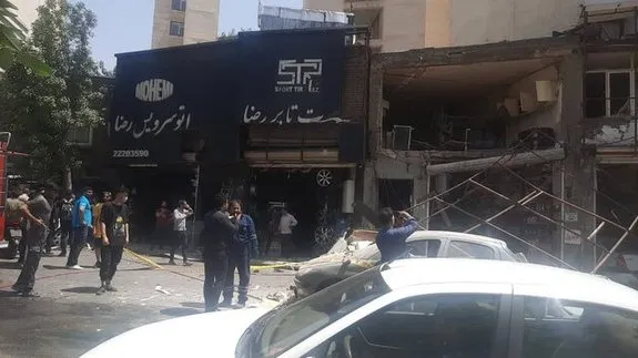 یک مغازه تعویض روغنی در قیطریه منفجر شد