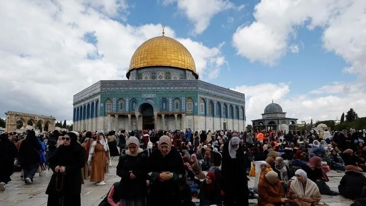 حمله نیروهای اشغالگر به نمازگزاران فلسطینی در اطراف مسجد الاقصی