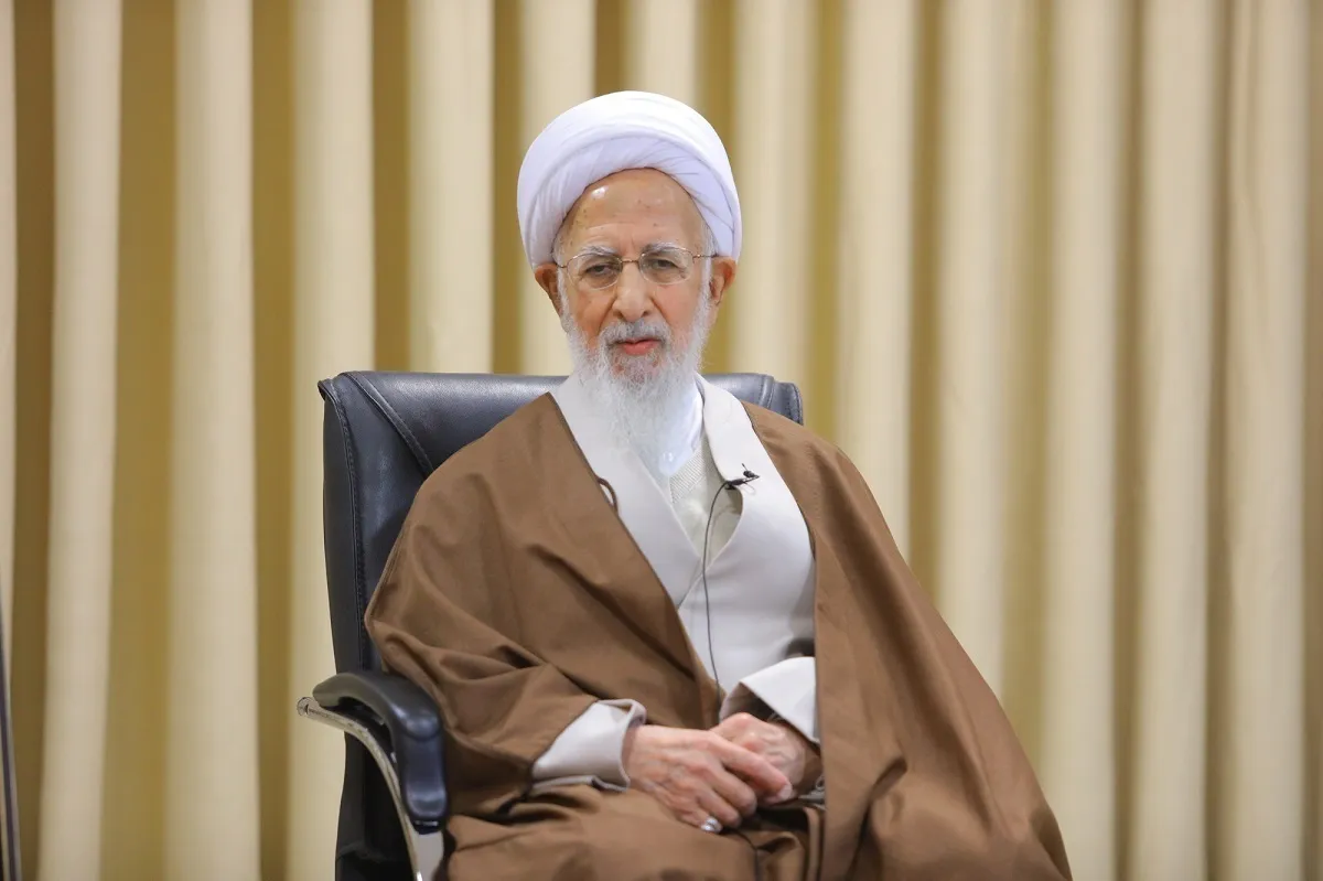 آیت‌الله جواد آملی: جامعه ما در دالان ورودی یک تحول قرار گرفته است