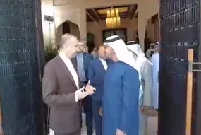 مذاکره بن زاید و حسین امیرعبداللهیان در خودرو + فیلم