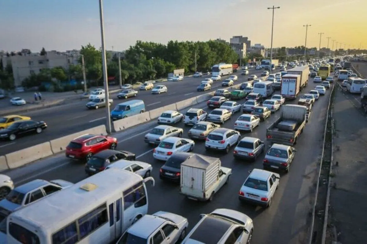 ترافیک سنگین درآزاد راه تهران - کرج - قزوین