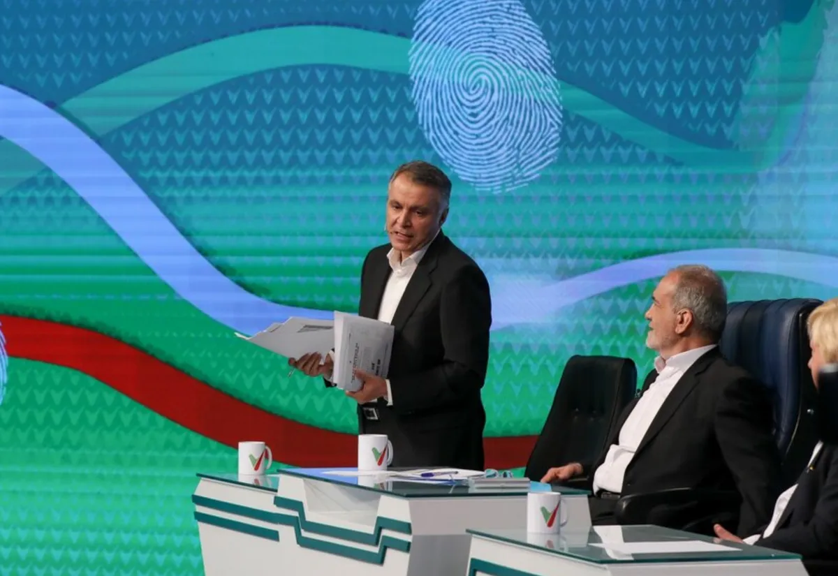 محمد فاضلی پاسخ می‌دهد که وزیر پاره وقت هم داریم؟!
