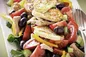 طرز تهیه سالاد تن ماهی و پنیر کبابی (ترکیبی خوشمزه و جادویی)