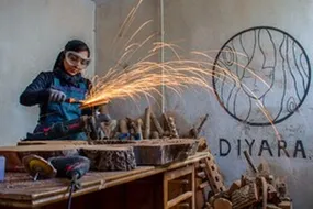یک روز همراه با دختر نجار دامغانی