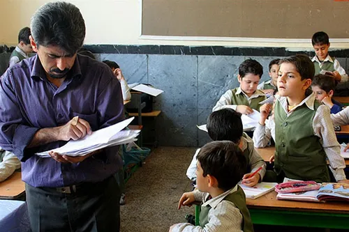 سقف سنی معلم شدن چند سال شد؟
